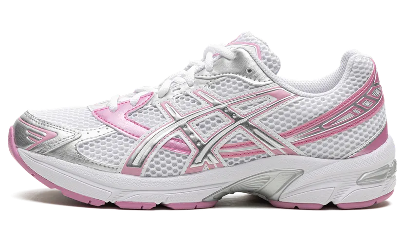 ASICS Gel-1130 in wit, zilver en roze: waarom het zilver hier het echte werk doet