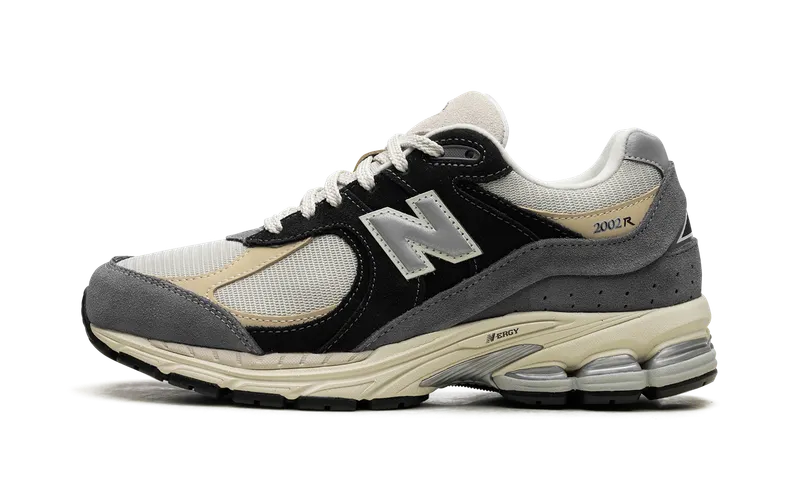 New Balance 2002R “Magnet Timberwolf” (M2002RSH)