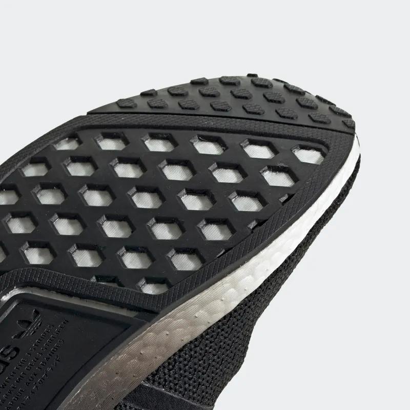 adidas NMD_R1 Core Black / Core Black / Cloud White (EF4276)
