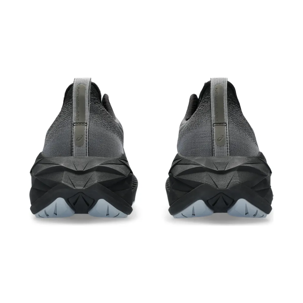 Asics Novablast 4 Black/Graphite Grey (1011B693.002)