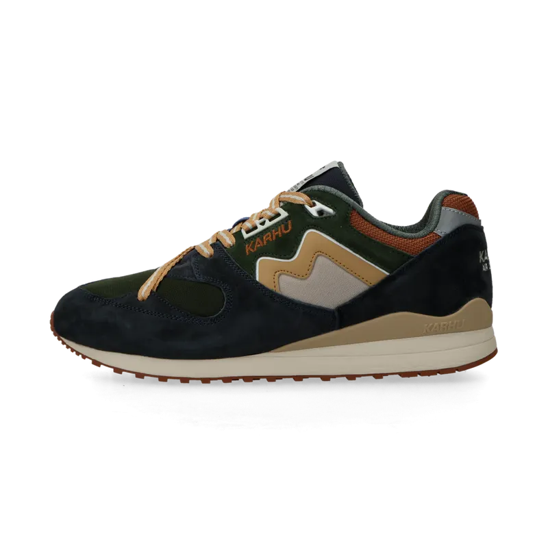Karhu Synchron Classic (India Ink / Kombu Green) – F802681