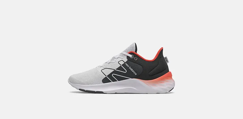 New Balance New Balance White/Black/Red (MROAVSW2)