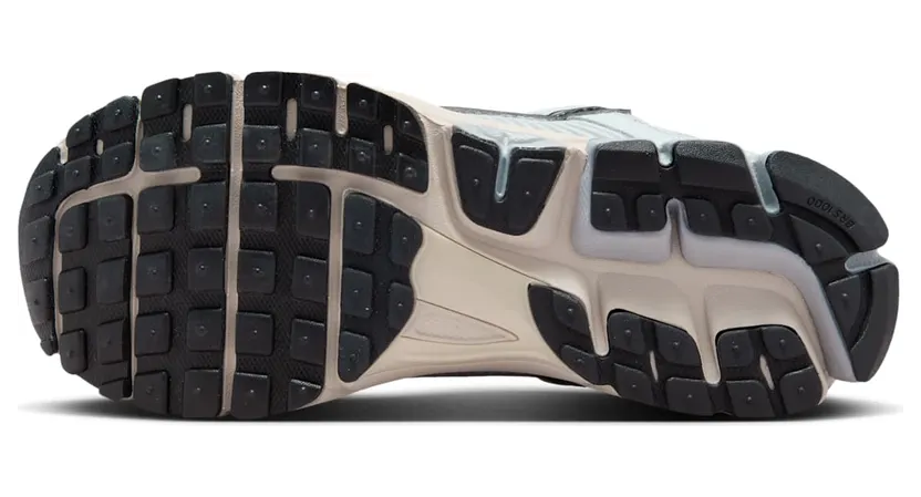 nike-air-zoom FN6742-002