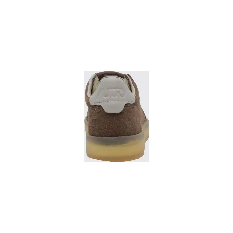 Autry Medalist Low Trainers in Smooth Calfskin with Perforated Toe Brown (AULMHQ05)