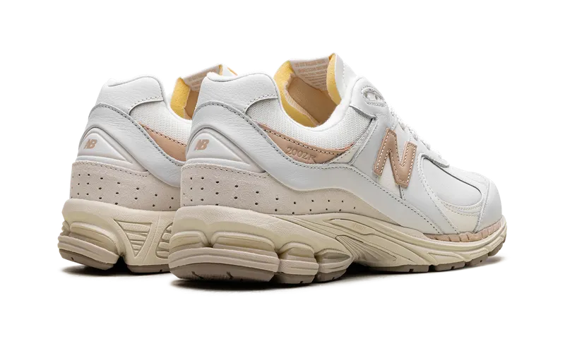 New Balance 2002R “Vachetta Leather” (M2002RVF)