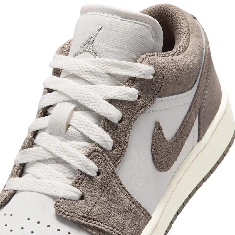 air-jordan-1 553560-026