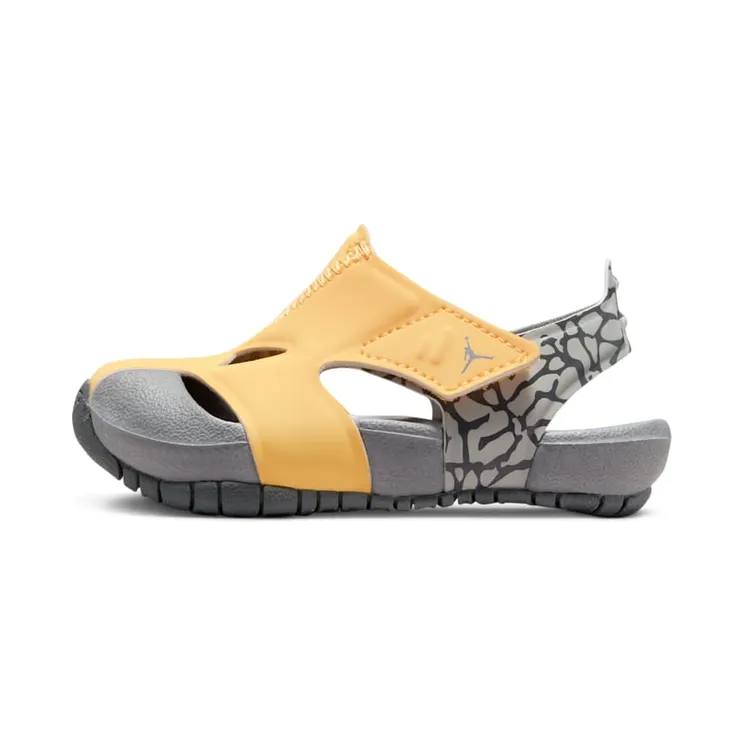 Jordan Flare “Topaz Gold / Tech Grey / Light Graphite / Cement Grey” (CI7850-700)