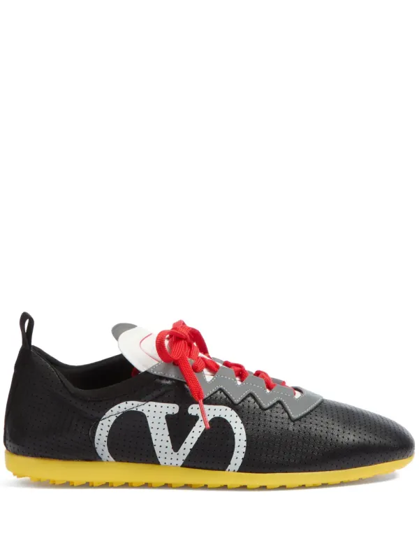 Valentino Garavani Chromathon sneakers with geperforeerde details – Black (YS0J55XBM)