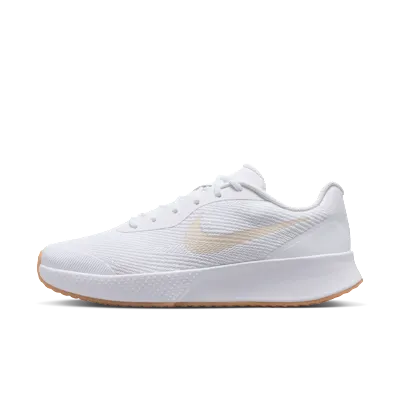 Nike Vapor Lite 3 Hard Court “White / Summit White / Gum Yellow / Light Orewood Brown” (FZ2155-103)