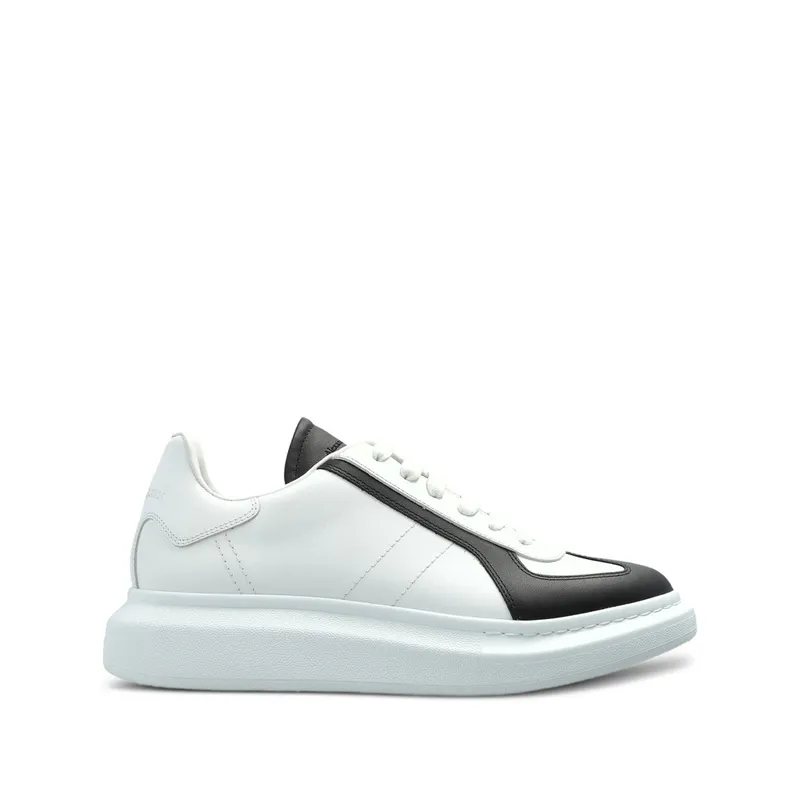 Alexander Mcqueen Oversized Lace-up Low-top “White/Black” (807882 WIAIK 9061)