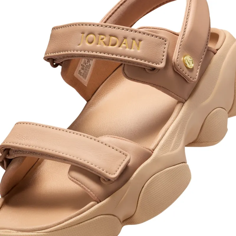 Jordan Deja Legend Medium Brown Metallic Gold (FN5036-200)