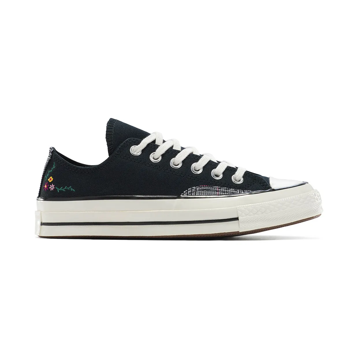converse-chuck-taylor-all-star A15549C