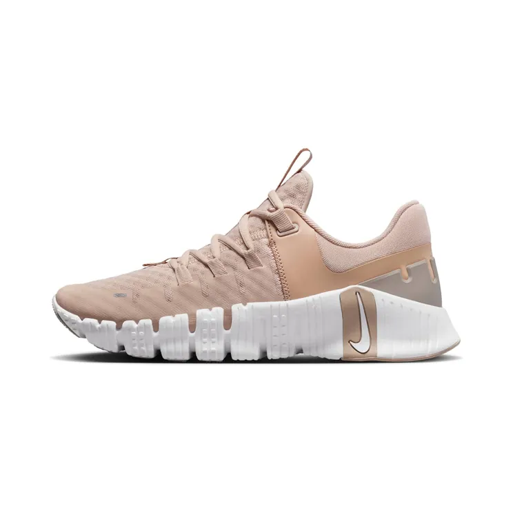 Nike Free Metcon 5 “Pink Oxford / Diffused Taupe / Gum Light Brown / White” (DV3950-600)