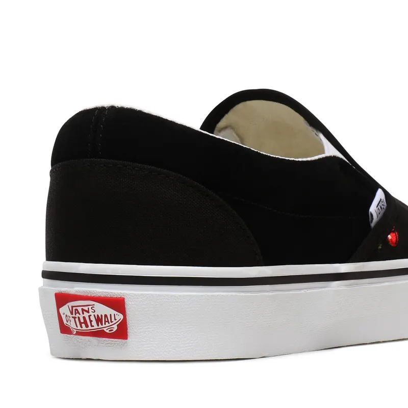 VANS Cherries Classic Slip-on Shoes (Black)