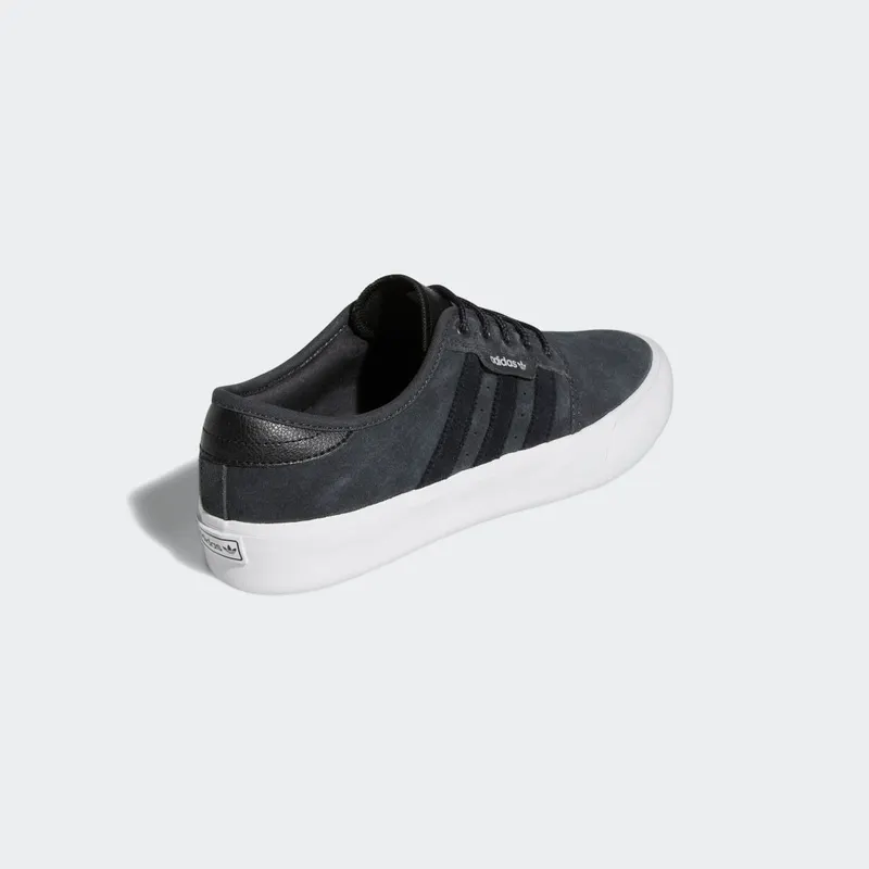 Adidas Seeley XT Carbon / Core Black / Cloud White (GX2075)