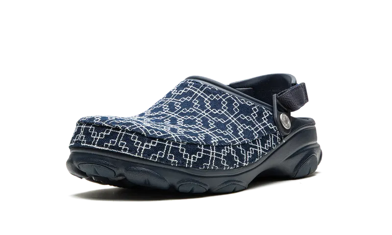 Crocs Classic All Terrain Clog “Levi’s – Shasiko Navy” (208917-410)