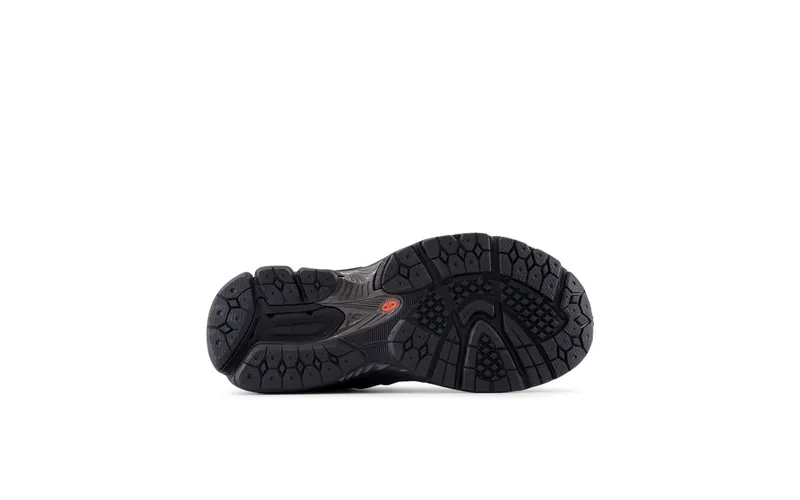 New Balance 2002 Black (GC2002RX)