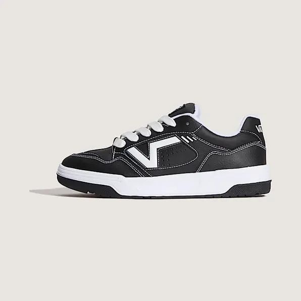 Vans – Upland “Black” (VN000D25BZW)