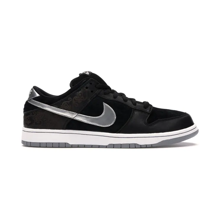 Nike SB Dunk Low Takashi 2
