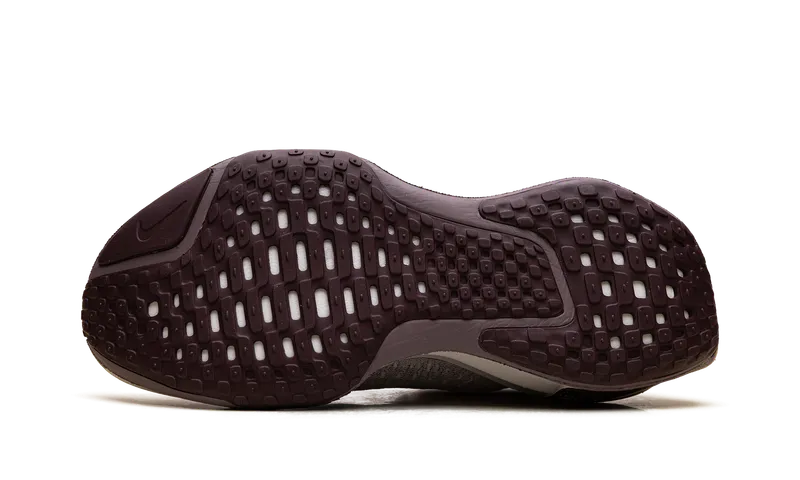 Nike ZoomX Invincible Run 3 “Phantom Burgundy Crush” (DR2615-010)