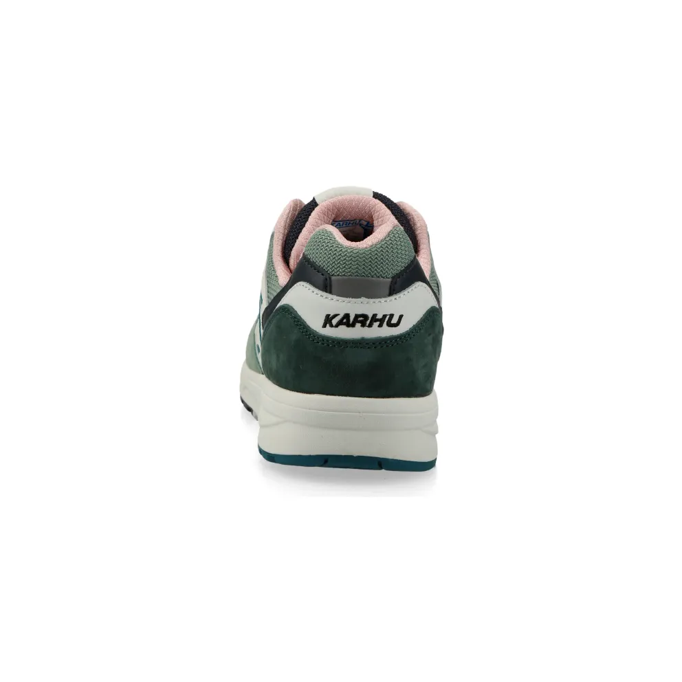 Karhu Legacy 96 (Iceberg Green / Lily White) – F806053