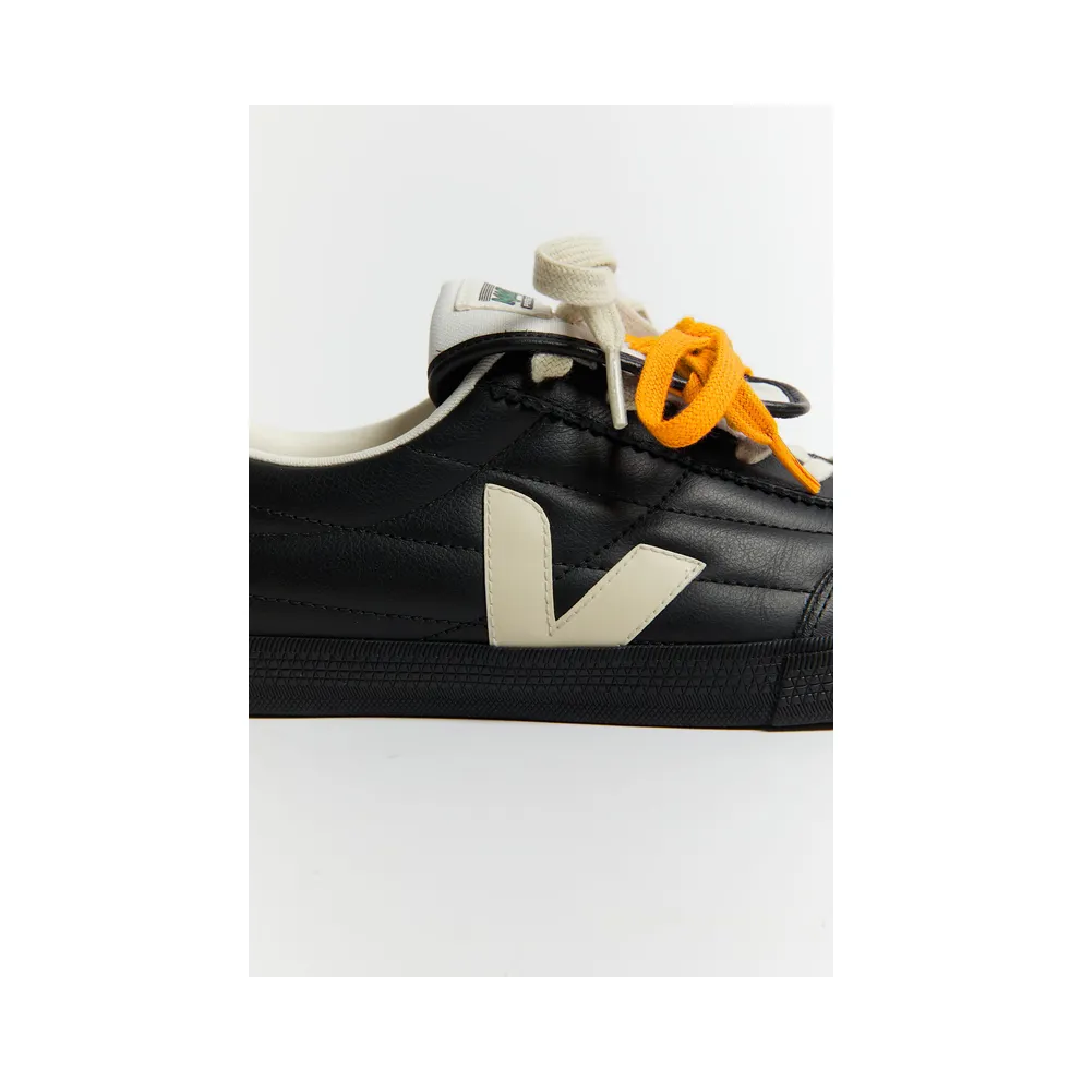 Veja Panenka Leather Magliano Black (MG0221674B)
