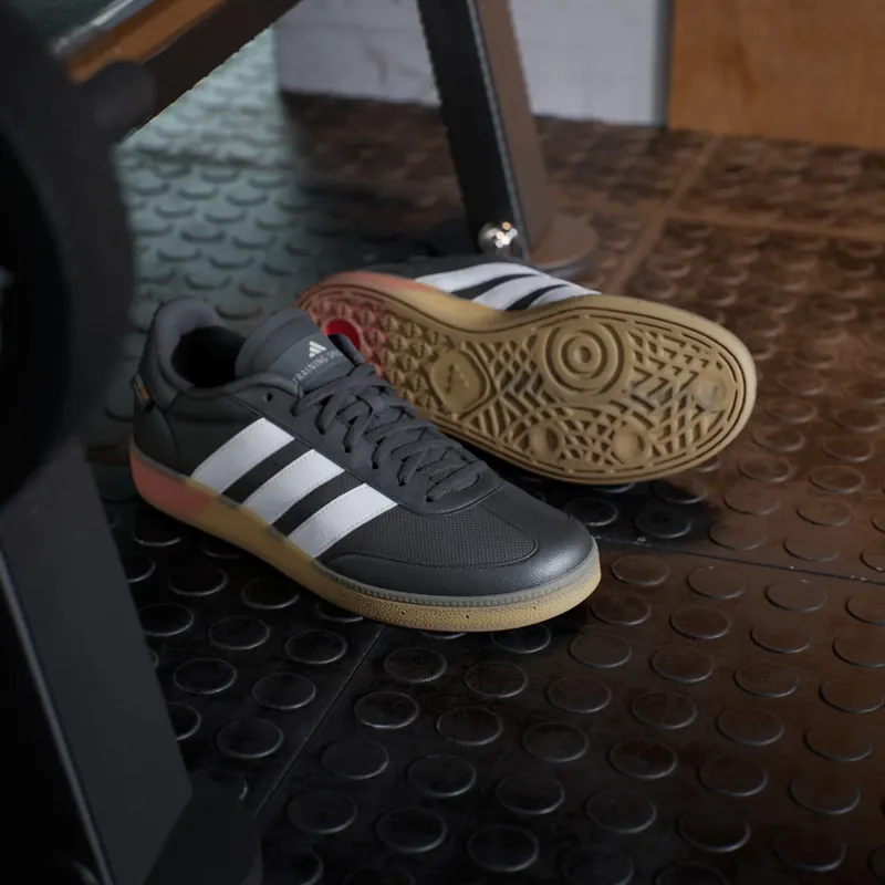 Adidas Training Spezial Core Black / Chalk White / Lucid Red (JS3038)