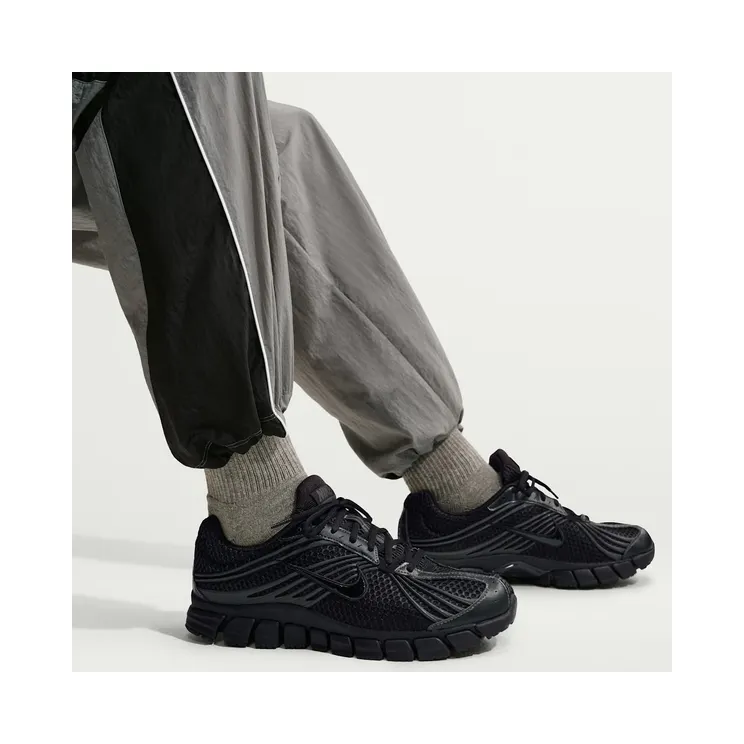 nike-zoom IU1869-002