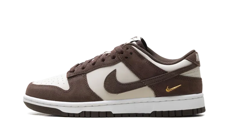 Nike Dunk Low Suede “Light Orewood Brown / Baroque Brown / White” (IO4244-102)