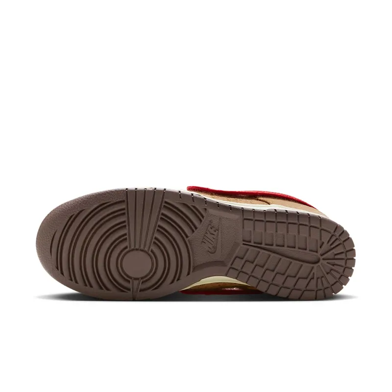 Nike Dunk Low SP “Cork” (FN0317-121)