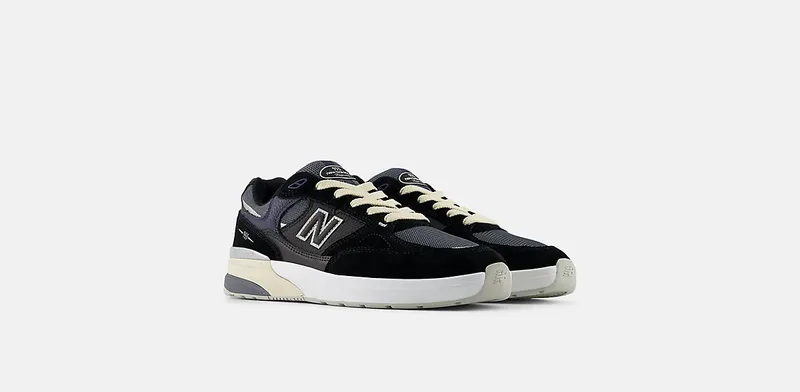 New Balance x Andrew Reynolds Numeric 933 Black Eclipse (UN933BNT)