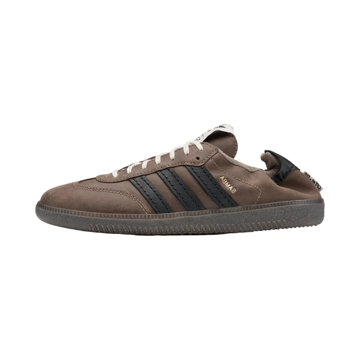 Song for the Mute zet de adidas Samba OG in verweerd bruin leer (HP8256)