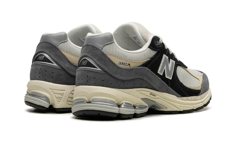 New Balance 2002R “Magnet Timberwolf” (M2002RSH)