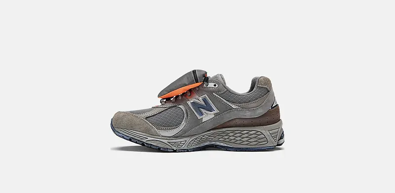 New Balance 2002R Grey Brown Pouch (M2002RVA)