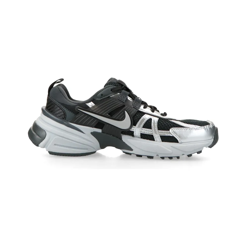 Nike V2K Run (Black / Silver) – FD0736-005