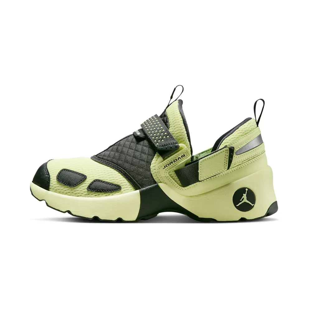 Jordan Trunner LX “Luminous Green” (HQ2164-302)