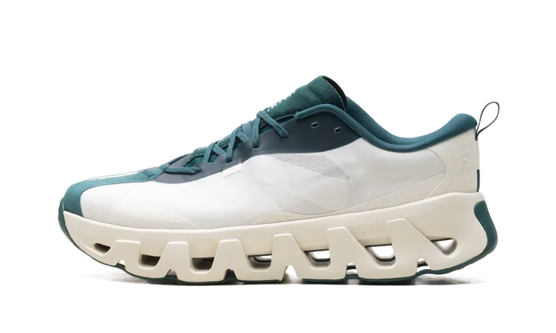 On Running K-Tech 1 “Kith – Tofu Sea Moss” (3MG10775561)