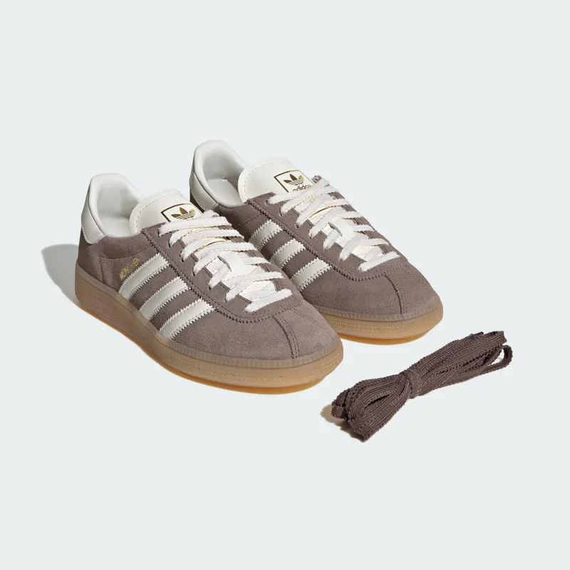 Adidas MUENCHEN “Earth Strata / Off White / Gum” (IH4208)