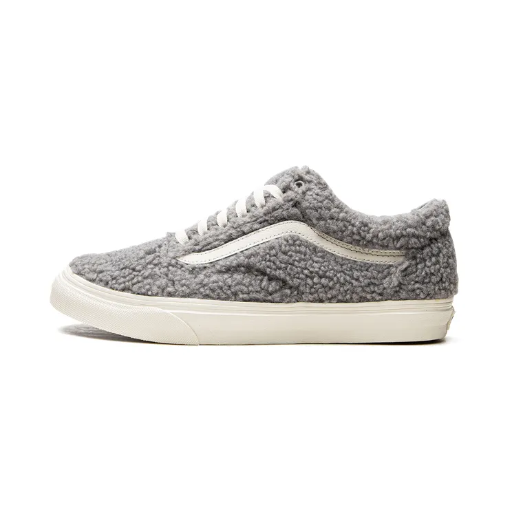 Vans Old Skool “Cozy Hug – Grey” (VN0005UAKAQ)