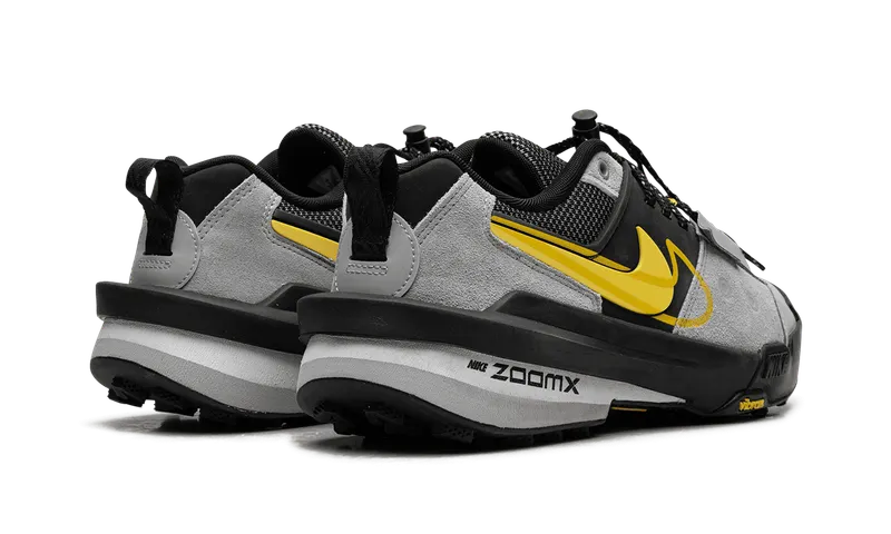 Nike Zegamadome SP “sacai – Matte Silver Yellow” (HQ8618-002)