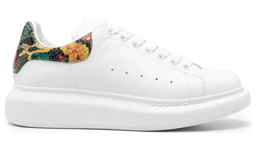 Alexander McQueen Oversized Sneakers – Weiß (553770WIAKV)