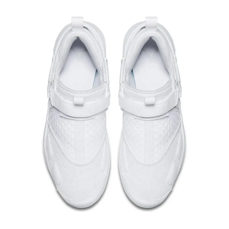 Jordan Trunner LX Triple White White/Pure Platinum (897992-100)