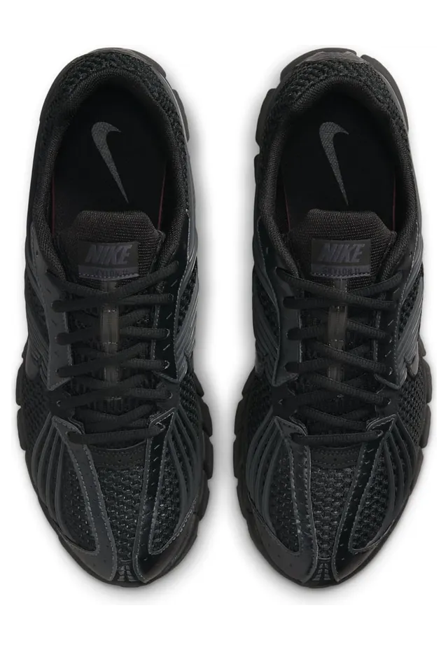Nike Zoom Skylon 11 “Triple Black” (IU1869-002): de veiligste versie van een terugkeer (4)