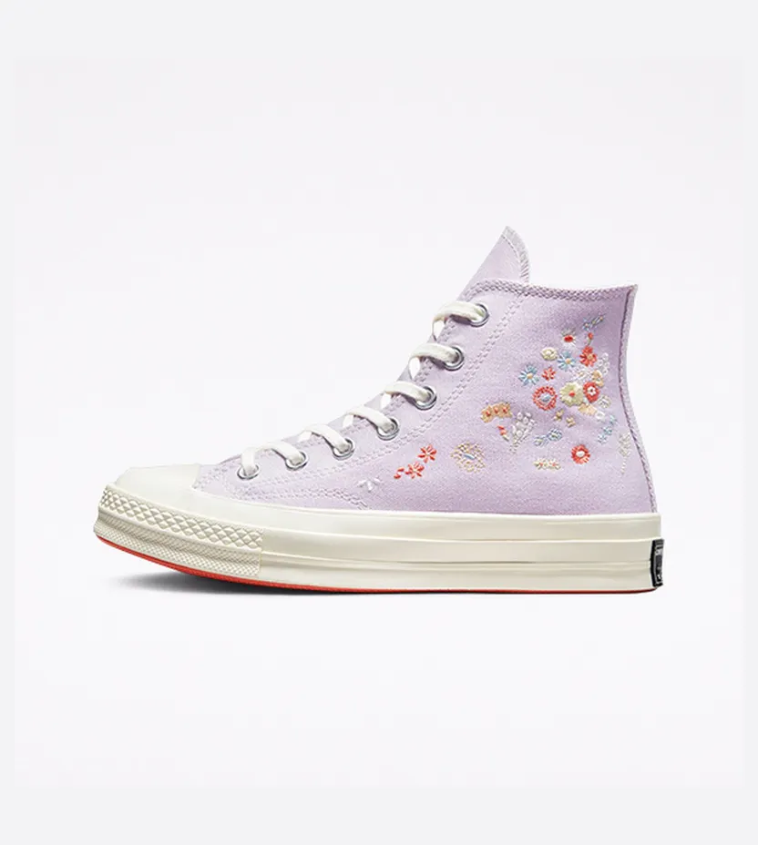 converse-chuck-taylor-all-star A01584C