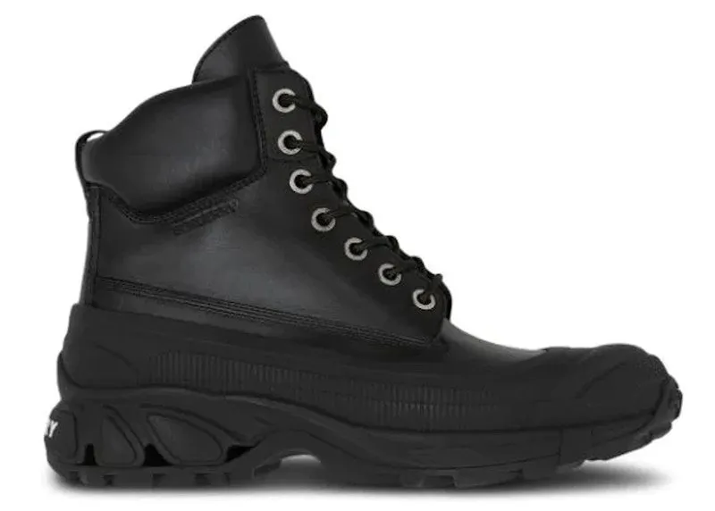 Burberry Chunky Lace Up Leather Boots Black (8036176)