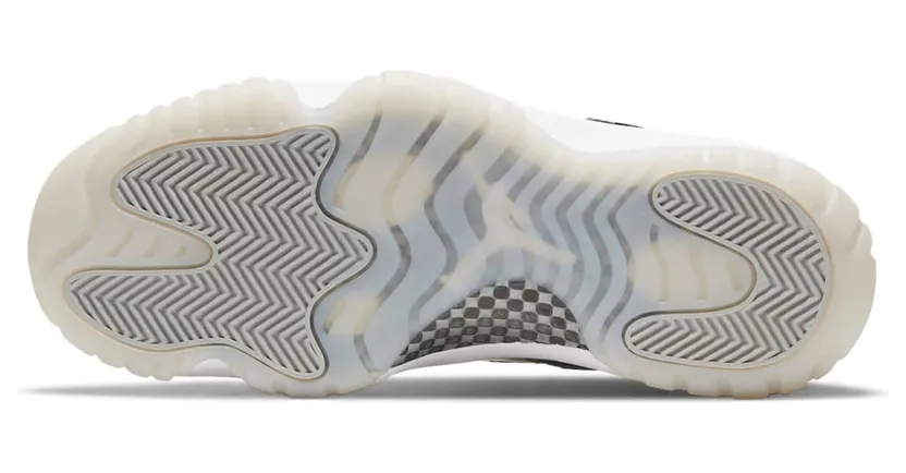 air-jordan-11 AR0715-011