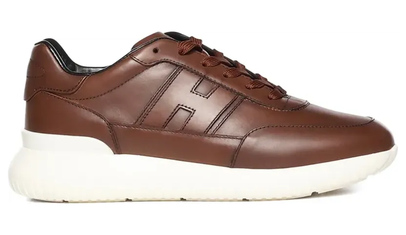 Hogan mit Schnürung “Brown” (HXM7090GB90QTU)