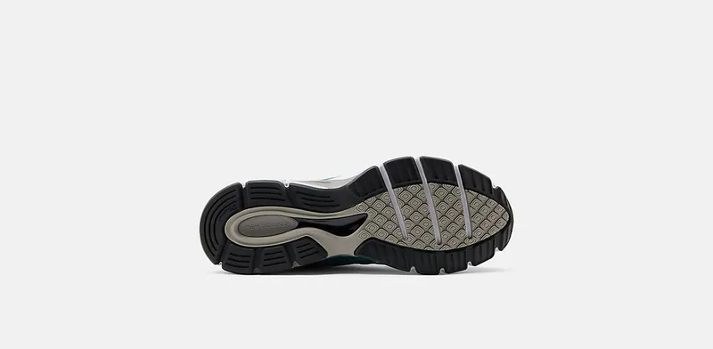 New Balance 990v4 (U990OV4)