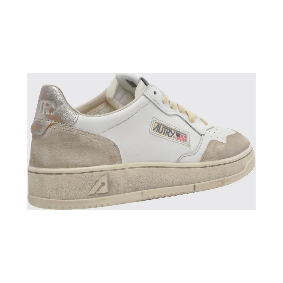 Autry Medalist Low Super Vintage Calfskin with Worn Effect White 4 (AVLMLS75)