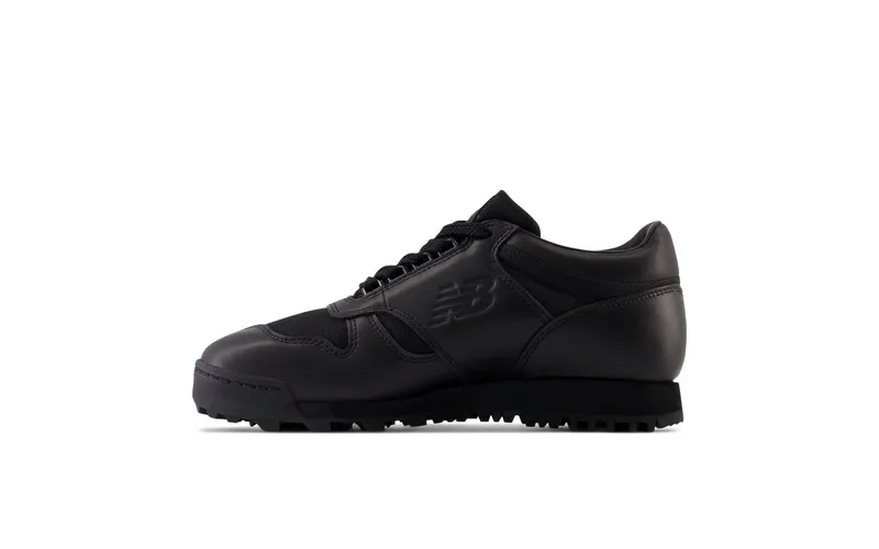 New Balance Rainier Low “Triple Black” (UALGSBBB)